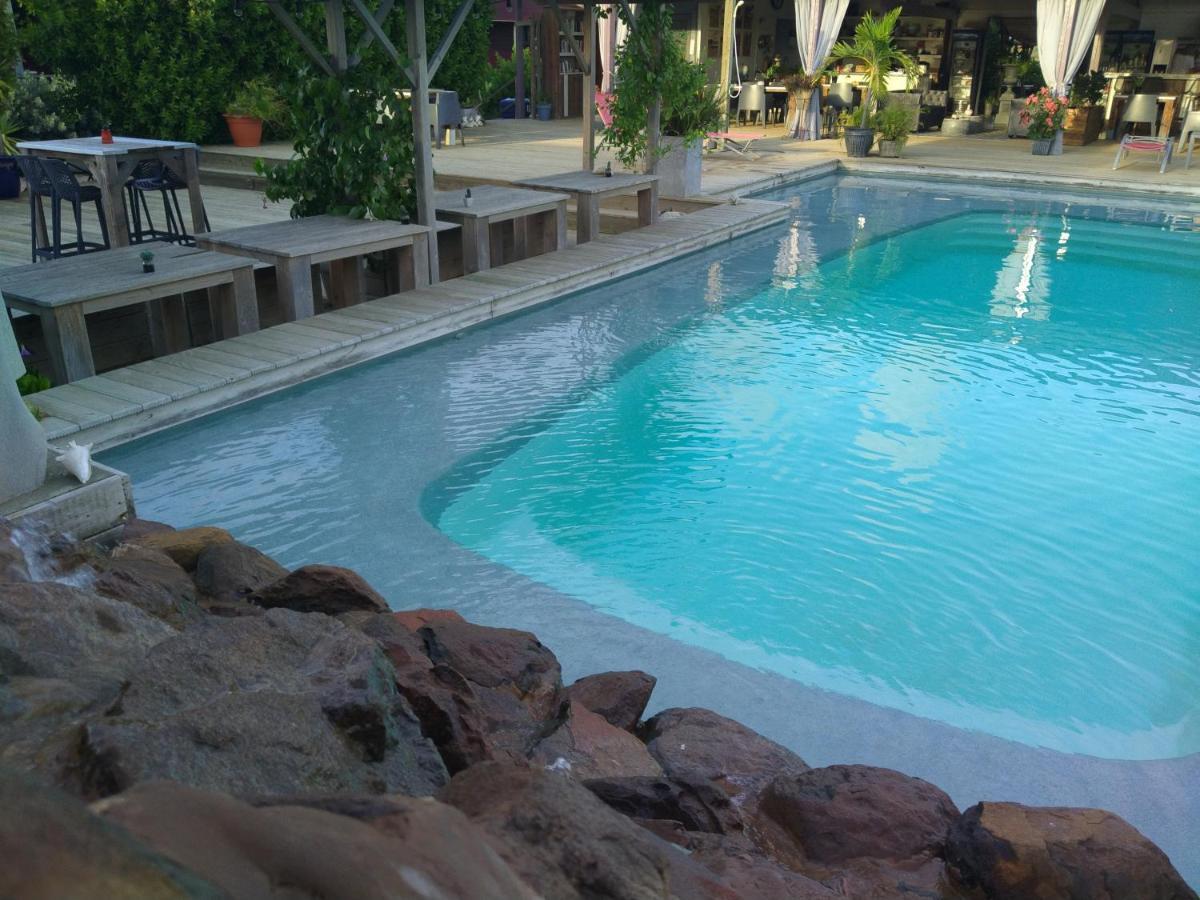 Red Palm Village Playa Exterior foto